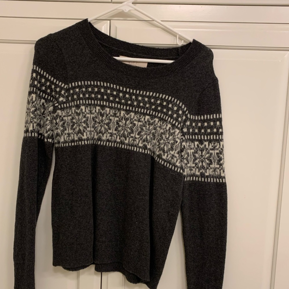 Gray sweater